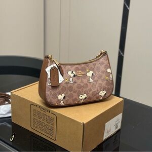 Coach x Peanuts Snoopy Signature Hobo Bag